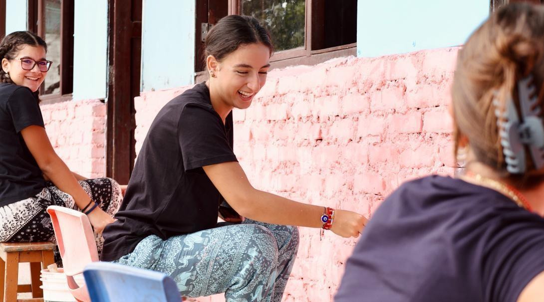 Stagiaires en développement communautaire : rénovation d'une école Stagiaires en développement communautaire : rénovation d'une école